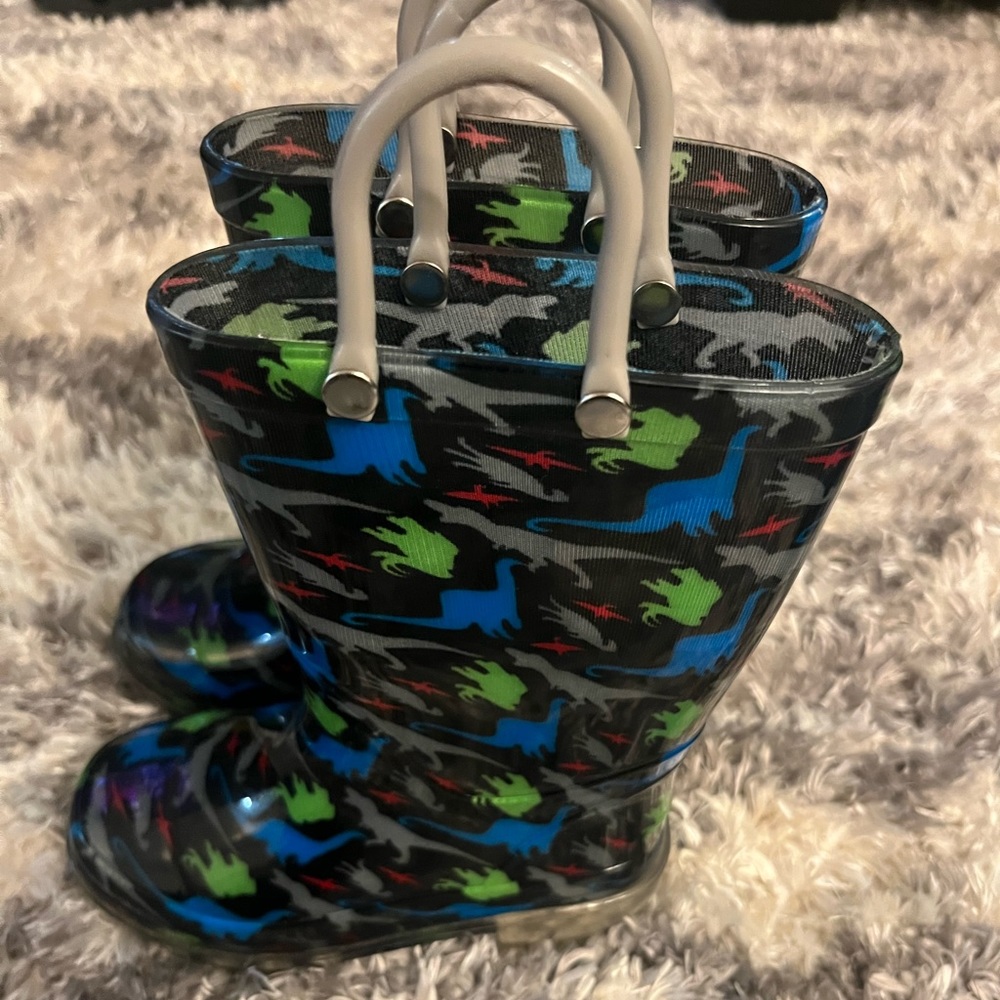 George Dino rain boots (NWOT)
